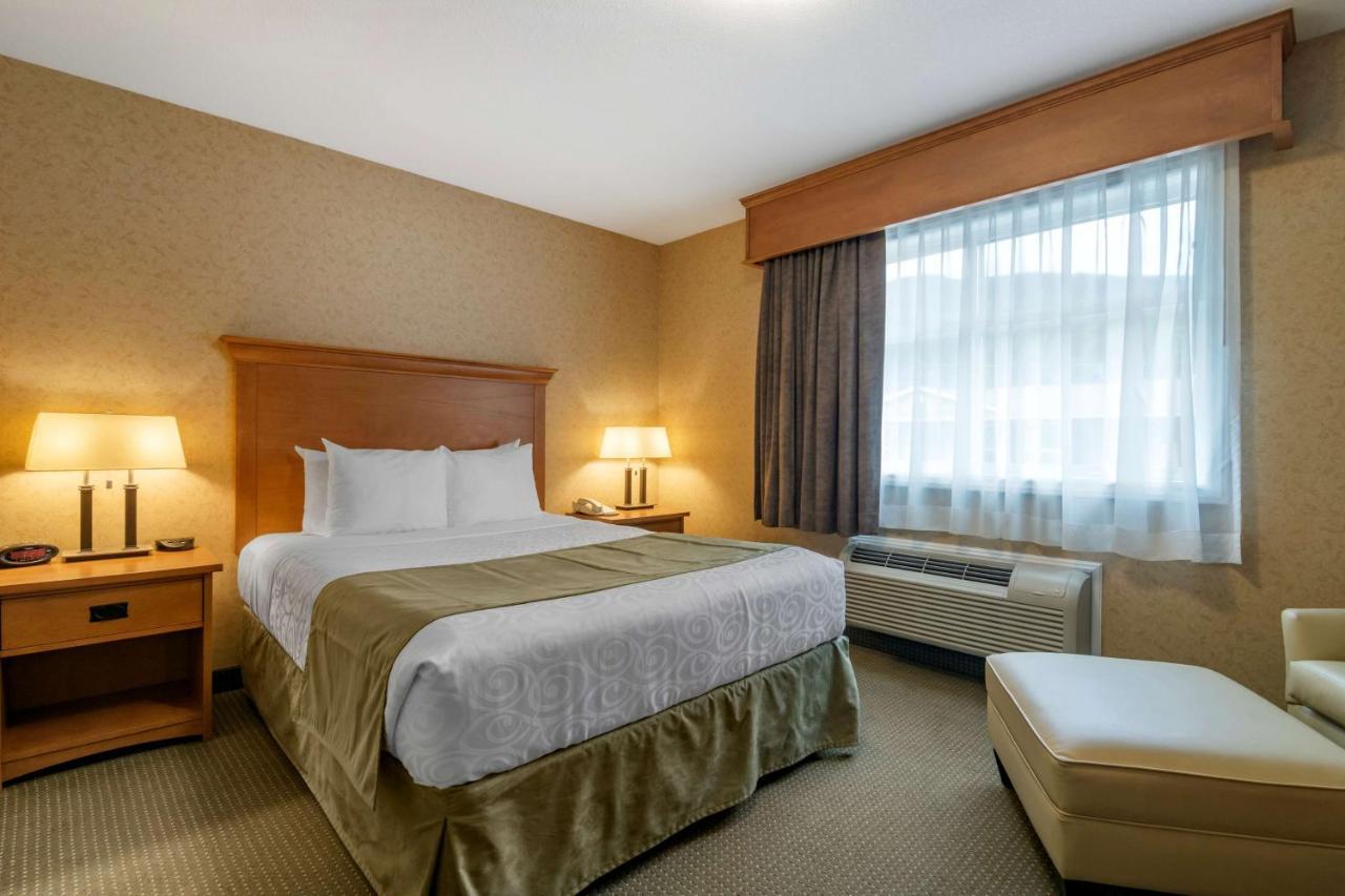Best Western Sicamous Inn Extérieur photo
